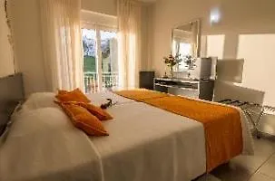 Guest House Boliqueime Гостевой дом